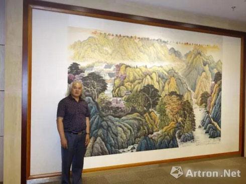 【动态】中华人民共和国外交大楼悬挂 著名画家吴进良作品《旭日东升