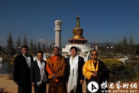 仲巴活佛邀请,并在龙润集团董事局主席焦家良博士的陪同下,对云南丽江