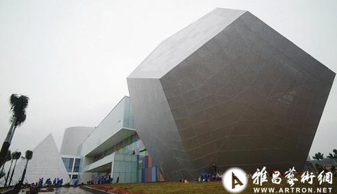 广西美术馆开馆 徐悲鸿等大师珍品亮相