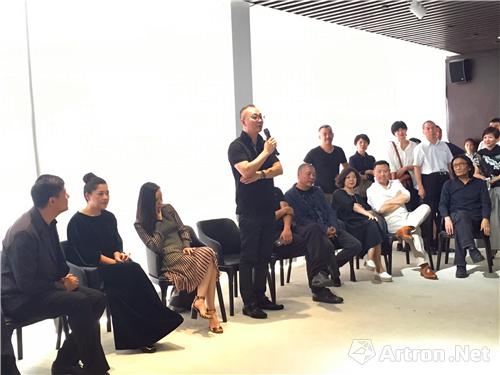 合唱艺术中的共性与个性融合探讨