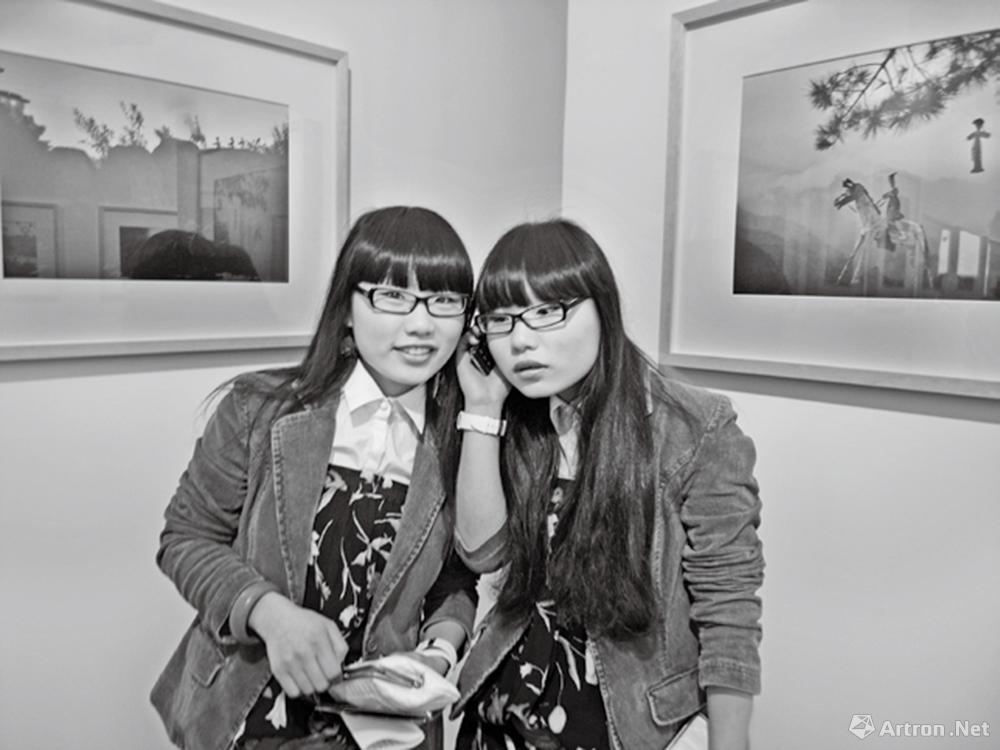 安哥作品：2008·上海　一对双胞胎