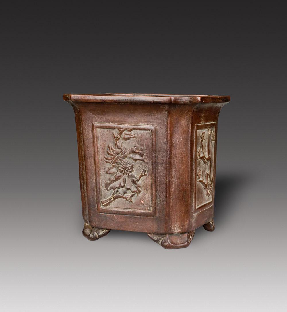 0106 清道光 邵景南紫砂倭角如意足剔花花盆