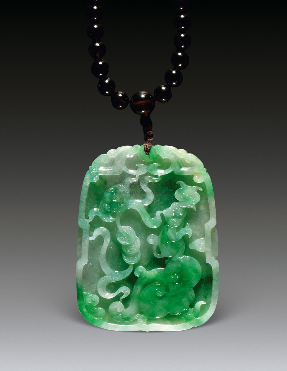 1254 天然翡翠瑞兽呈祥花牌