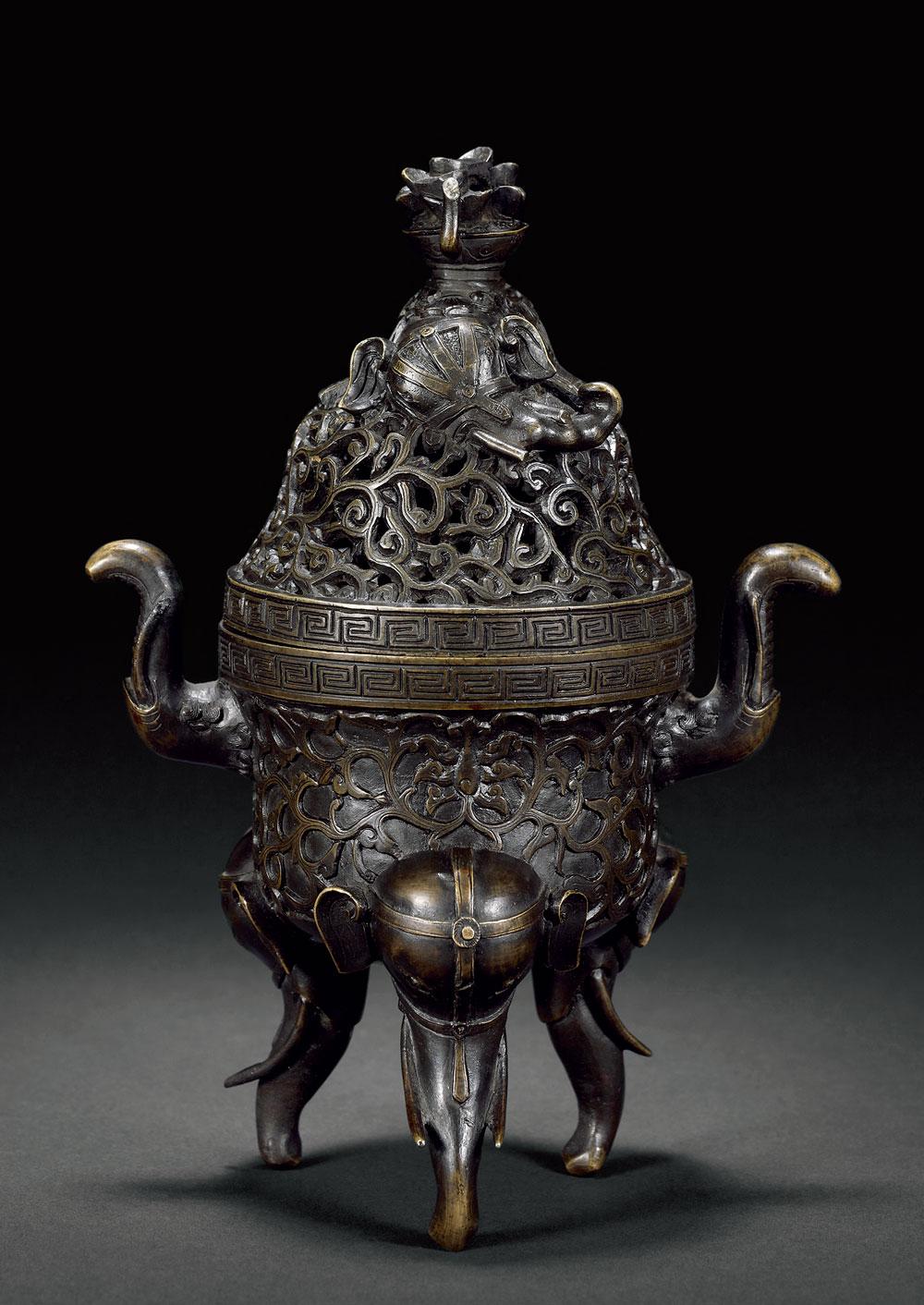 0212 清 铜象纹香熏