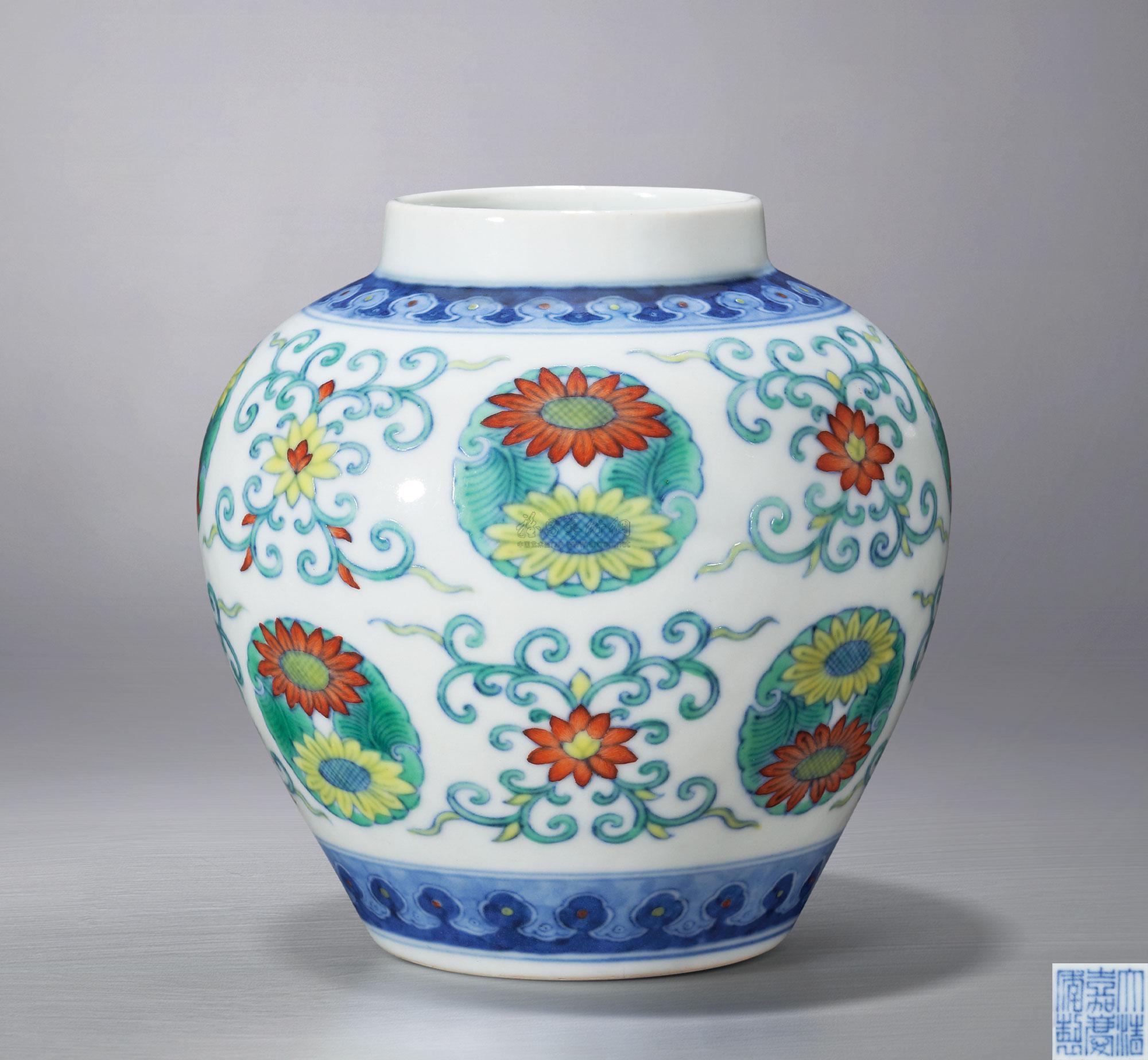 【清嘉庆 斗彩团菊纹罐】拍卖品_图片_价格_鉴赏_清代斗彩瓷器_雅昌艺