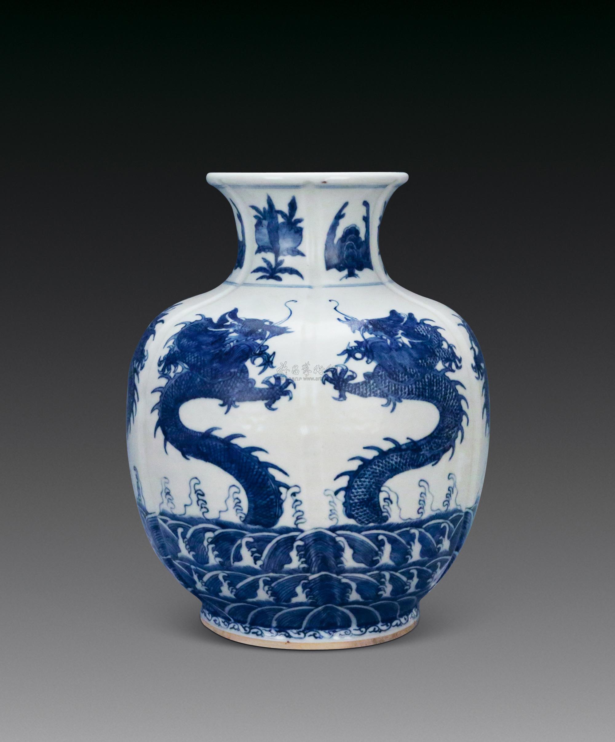 【清乾隆 青花六楞龙纹尊】拍卖品_图片_价格_鉴赏_清代青花瓷器_雅昌