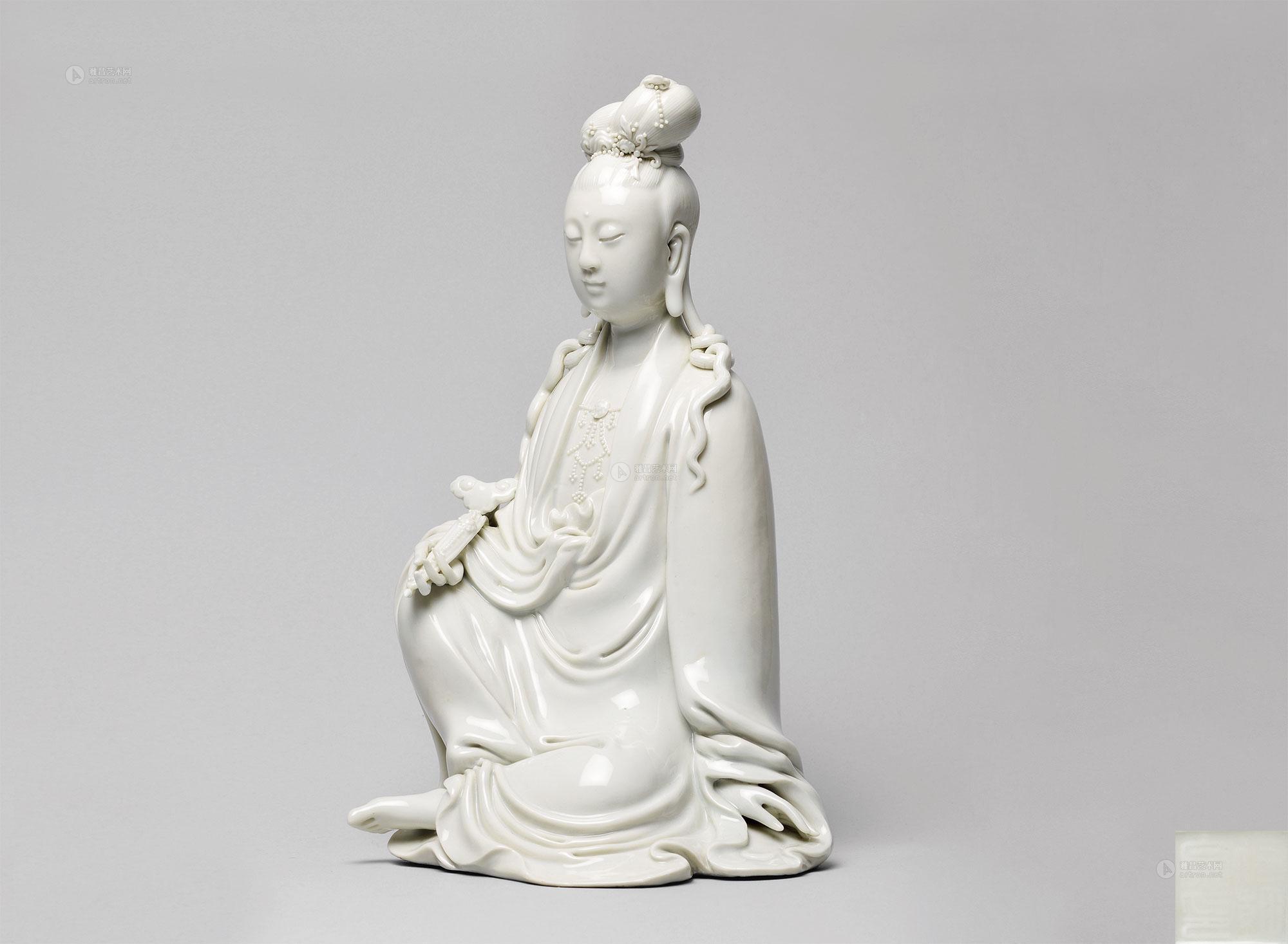 0047 18世纪 "何朝宗印"白釉德化窑观音像