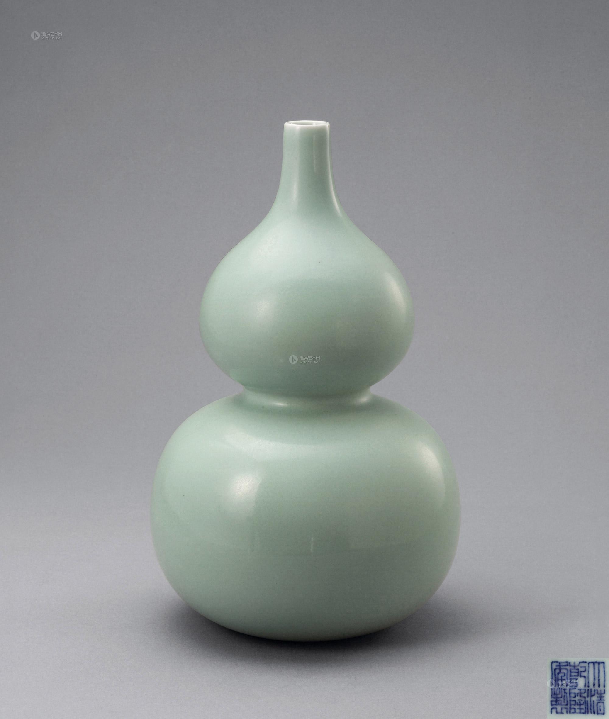 【清 豆青釉葫芦瓶】拍卖品_图片_价格_鉴赏_清代单色釉瓷器_雅昌艺术
