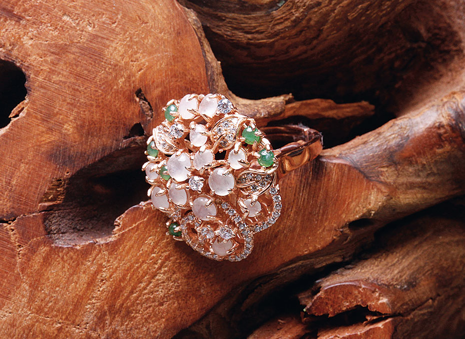 0477 翡翠冰种群镶戒指