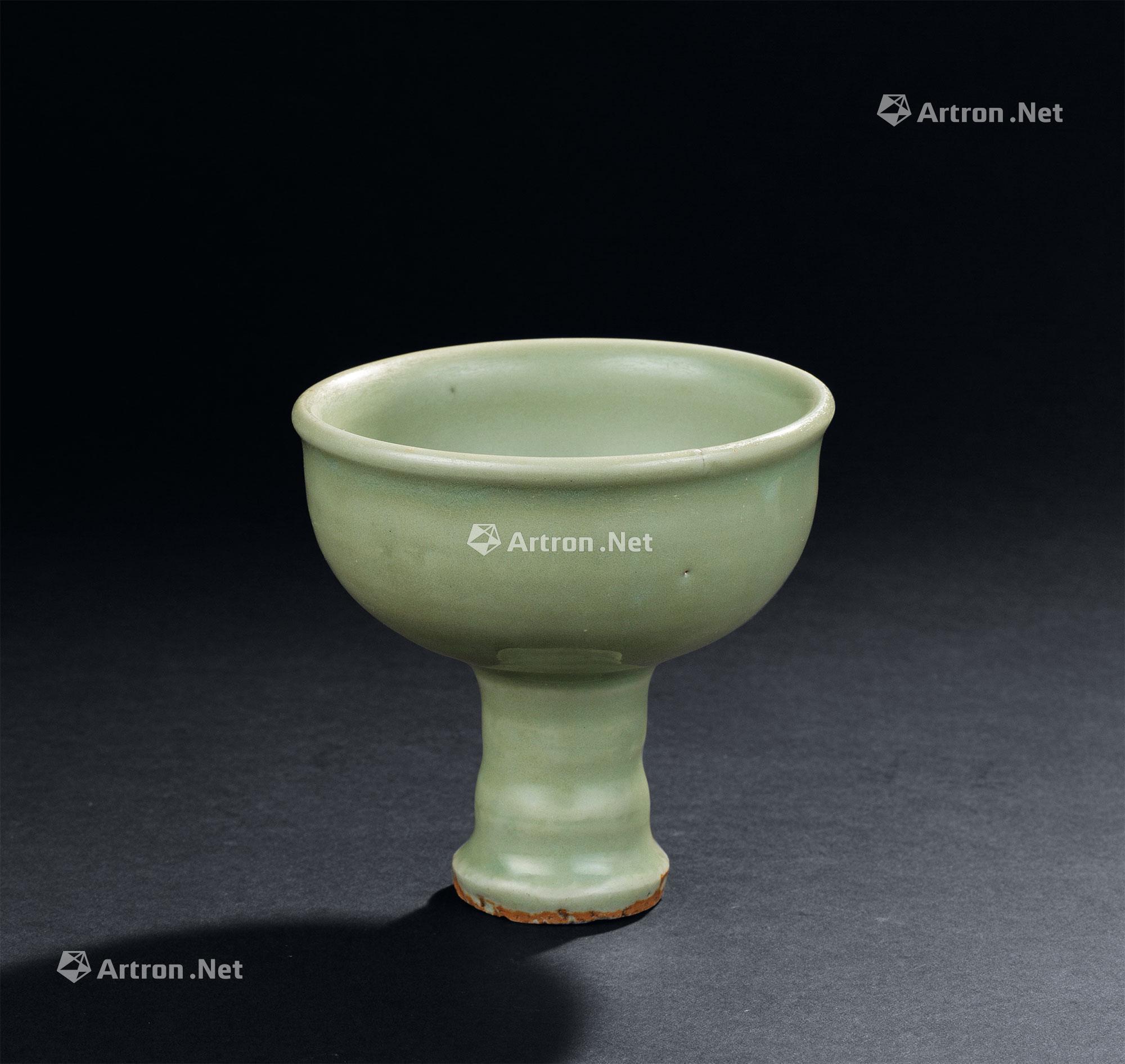 1363 元代(1279-1368年) 龙泉窑梅子青刻花卉纹高足杯