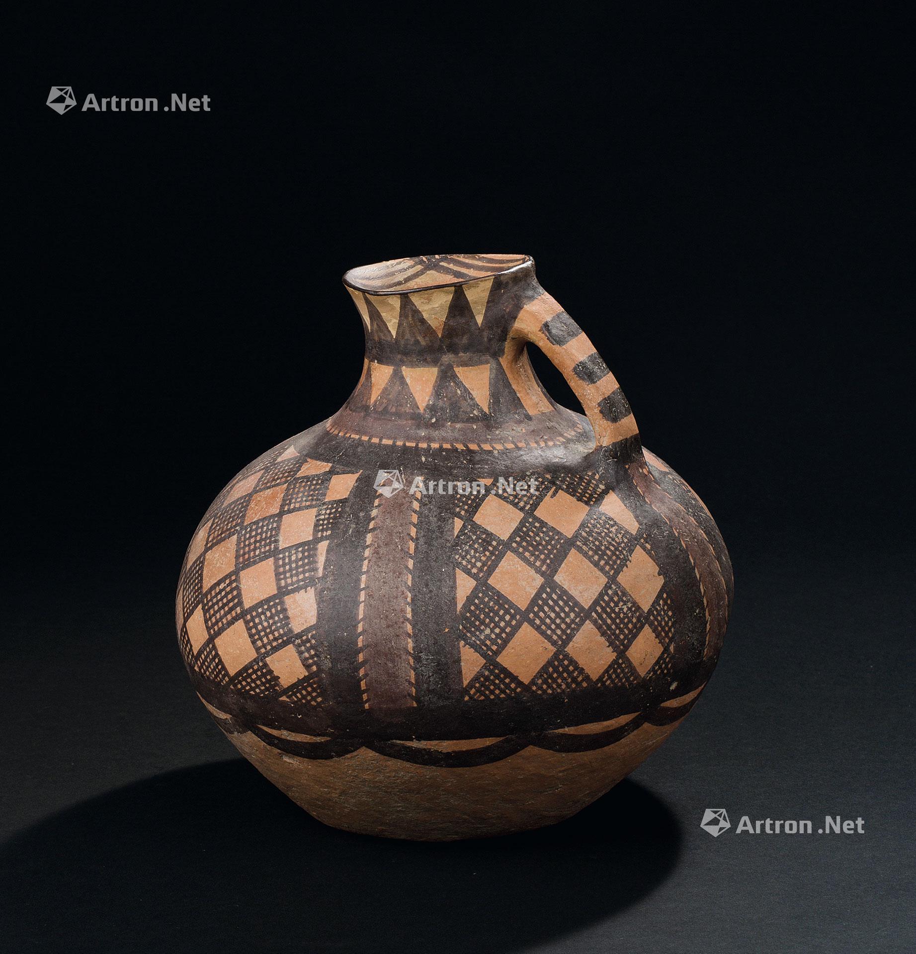 1504 仰韶文化(b.c.5000-3000年) 彩陶格纹执壶