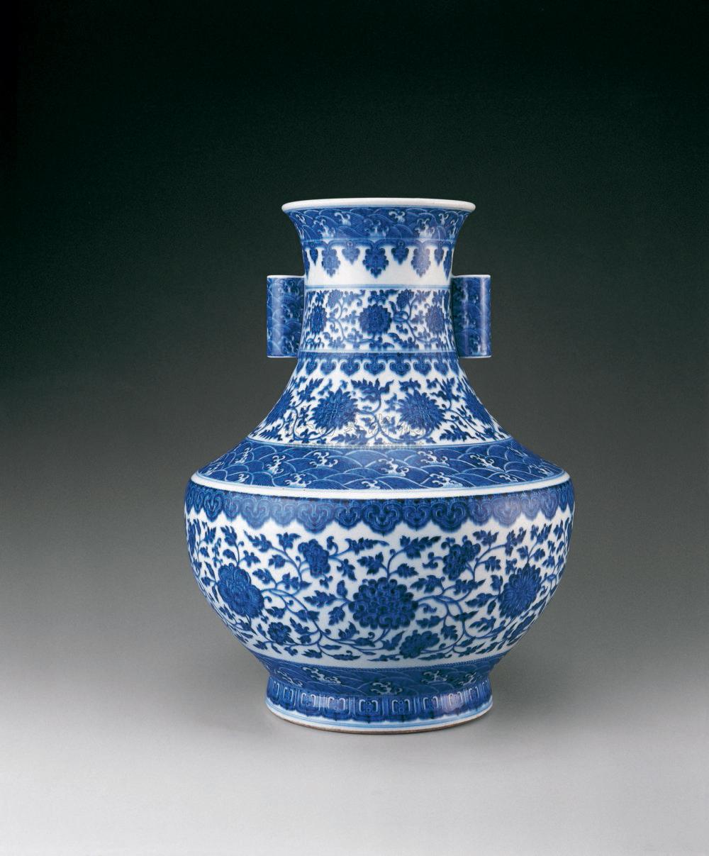 【清乾隆 青花缠枝莲纹贯耳尊】拍卖品_图片_价格_鉴赏_清代青花瓷器