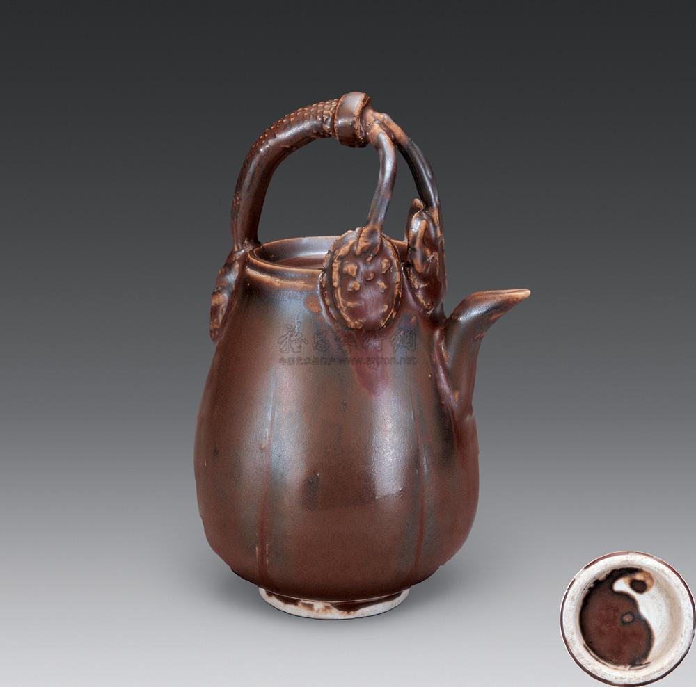 0027 宋 定窑系 酱釉提梁壶