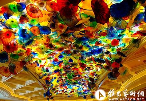 蒙特利尔美术馆呈现戴尔-奇胡利的玻璃艺术展