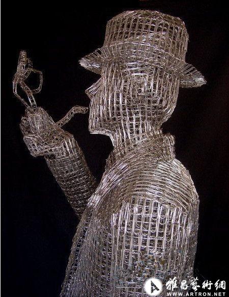 意大利艺术家打造“曲别针雕塑” 神奇手工挑战不可能