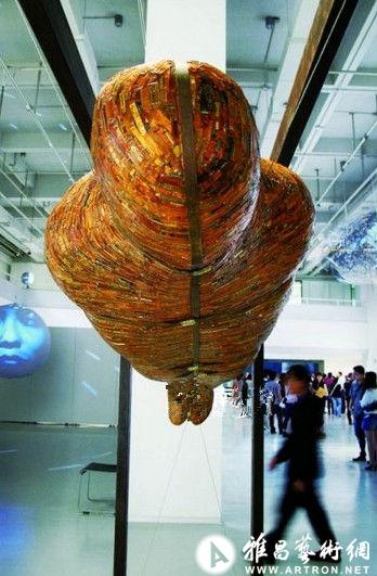 杨光雕塑展：给电子垃圾注入艺术人格