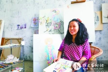 80后艺术家谭变不走寻常路 油画布上作国画