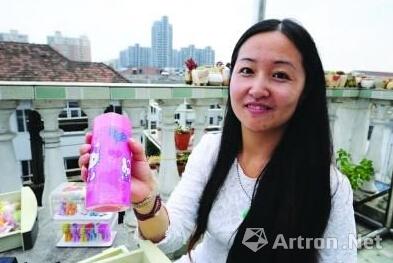 女子26年收藏各地十几万块橡皮：盼望建博物馆