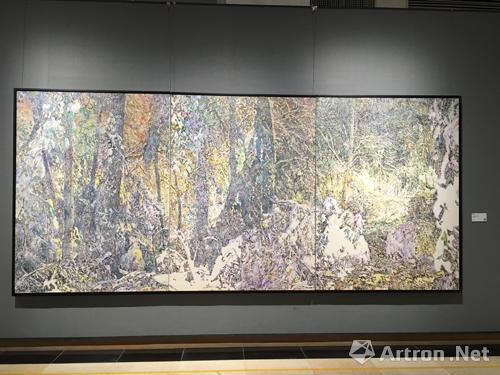 余旭鸿《夜光:林影 》,2015年,200x450cm